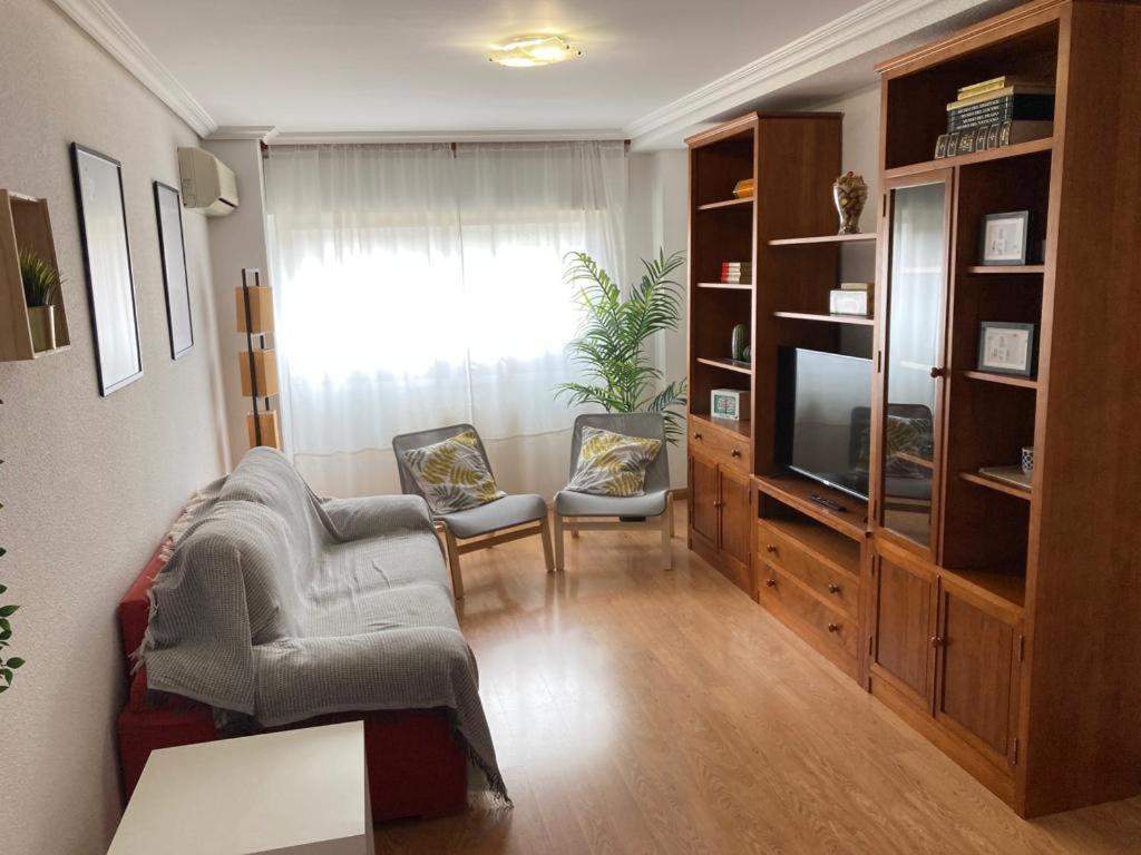Apartamento Grande, 2 Dormitorios, Garaje Gratis マドリード エクステリア 写真