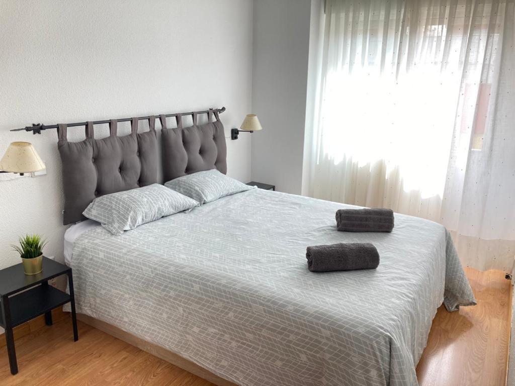 Apartamento Grande, 2 Dormitorios, Garaje Gratis マドリード エクステリア 写真