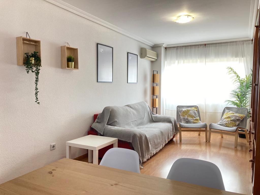 Apartamento Grande, 2 Dormitorios, Garaje Gratis マドリード エクステリア 写真