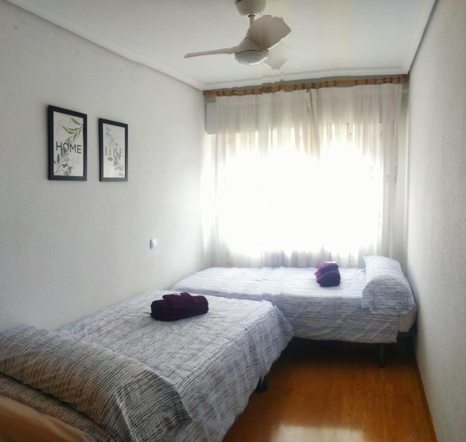 Apartamento Grande, 2 Dormitorios, Garaje Gratis マドリード エクステリア 写真